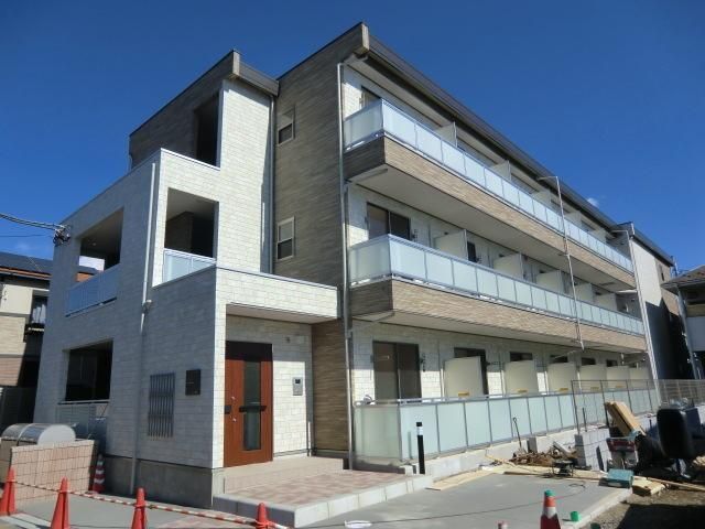 建物外観　オートロック完備の鉄骨マンション