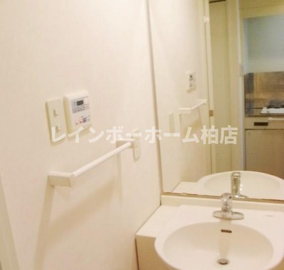 洗面設備　脱衣スペースもあります
