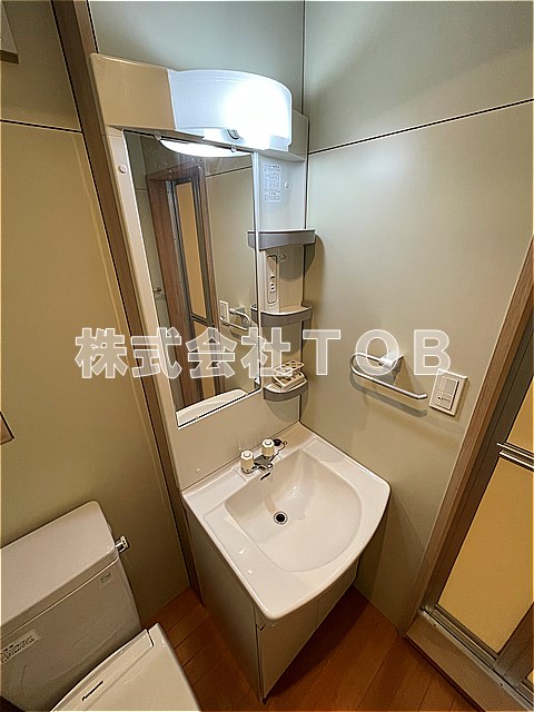 洗面設備　※クリーニング中の写真