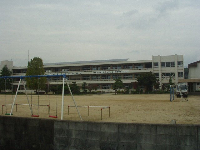 その他　矢掛町立矢掛小学校（その他）まで407m