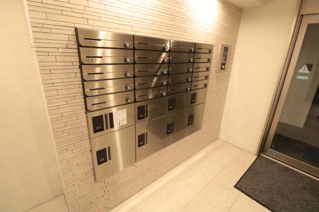 エントランス　郵便受け、宅配ボックス