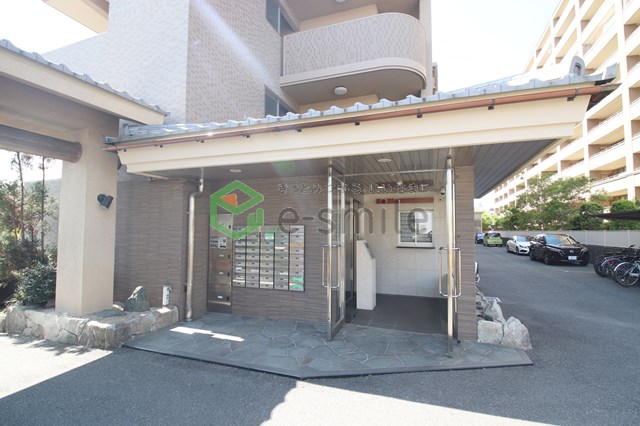 エントランス　清潔なエントランスです