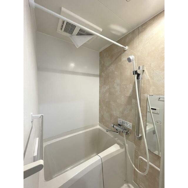 バス・シャワールーム　追焚きや浴室暖房換気乾燥機付き！一日の終わりには快適なバスタ