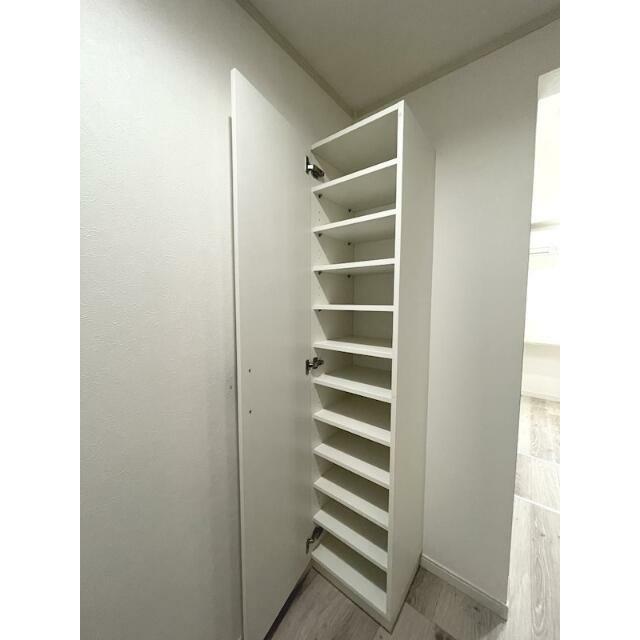 玄関　シューズボックスは棚の高さが調節可能！ブーツも置けます！