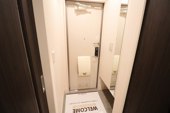 玄関　高さのあるシューズボックス