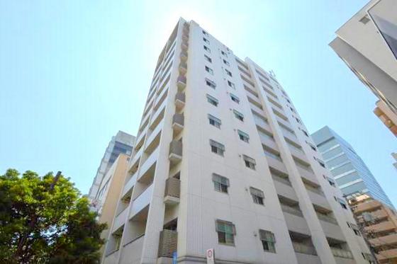 建物外観　１２階建てのキレイなマンション