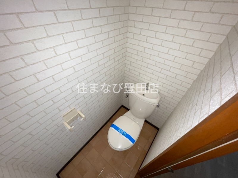 トイレ　別室同型写真