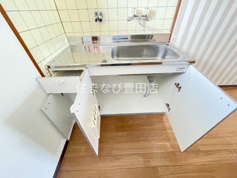 収納　別室同型写真