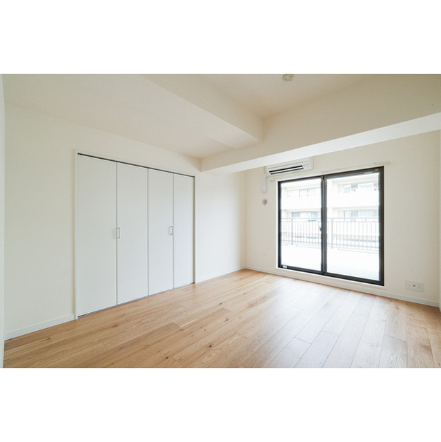 その他部屋・スペース　窓があり採光・通風のよいお部屋です