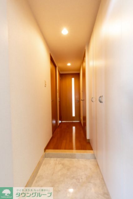 玄関　※写真は同タイプ住戸です。