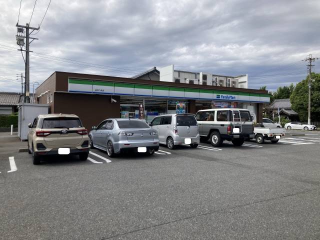 コンビニ　ファミリーマート岐阜六条店（コンビニ）まで138m