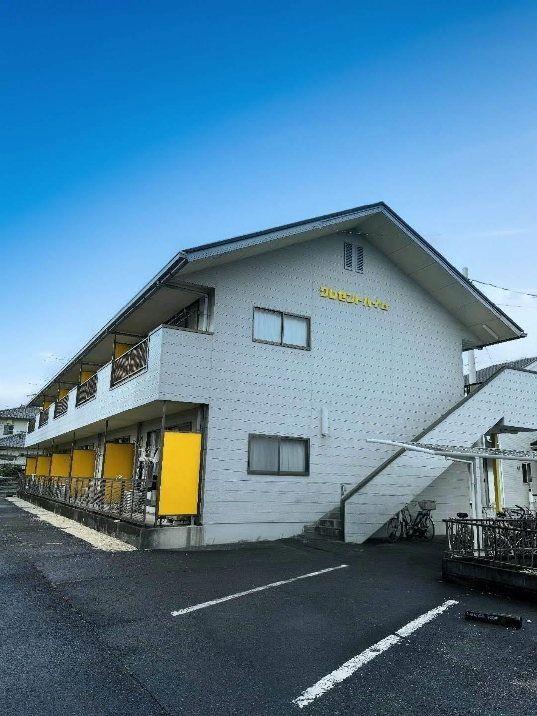 建物外観　西側外観です。陽当たり良好