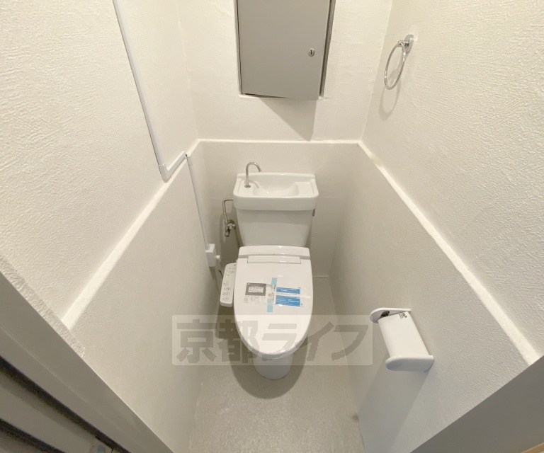 トイレ　洗浄機能付きトイレです。