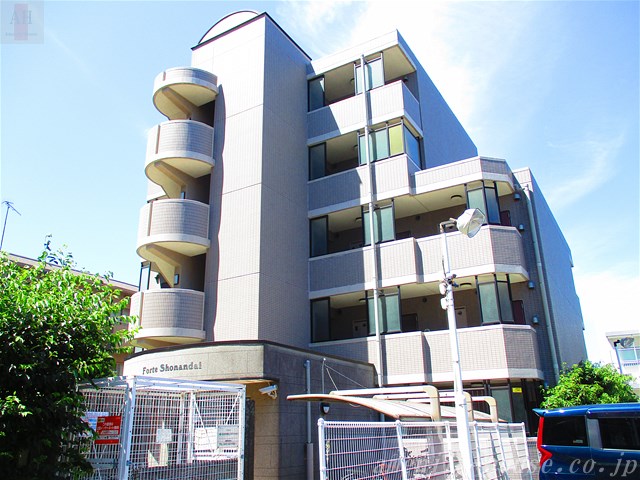 建物外観　●なかなか綺麗なマンションです♪