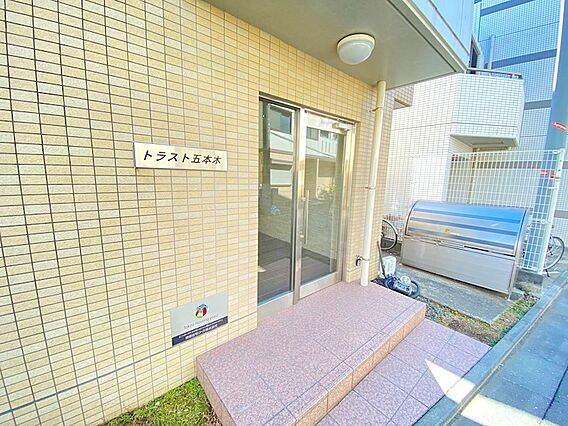 エントランス　※別室参考写真
