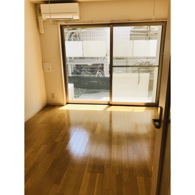 居室・リビング　※別部屋参考写真