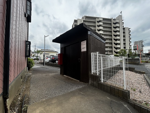 その他共有部分　敷地内ゴミ捨場あり