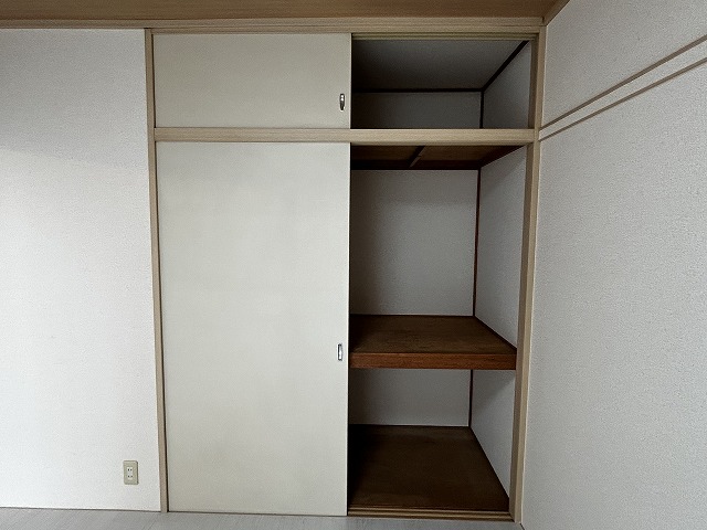 その他設備　奥行のある　押入れ収納