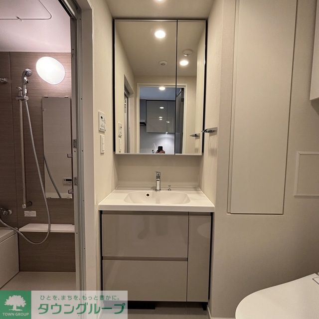 洗面設備　※写真は同タイプ住戸です。