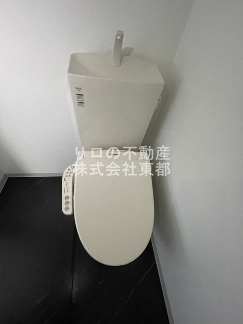 トイレ　洗浄・暖房便座付です！