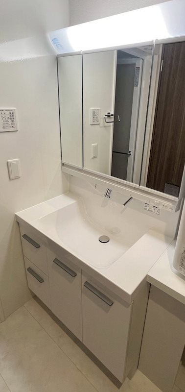 洗面設備　別物件参考写真色合いなど異なることが有ります。