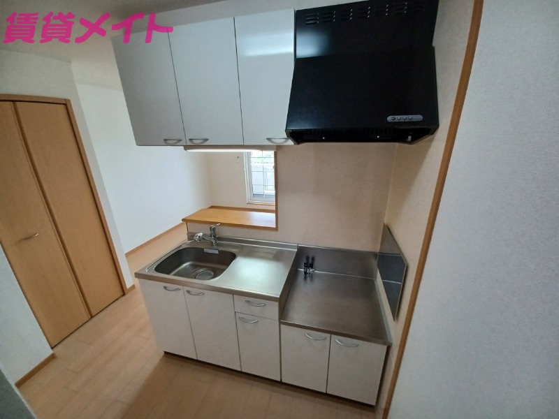 キッチン　同タイプ部屋写真です。