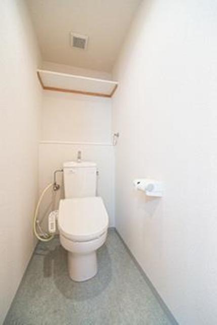 トイレ　※写真は同タイプ住戸です。