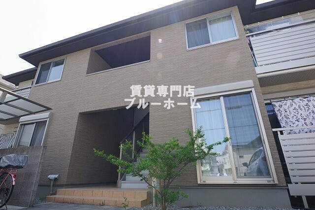 建物外観　木造２階建ての綺麗な物件！