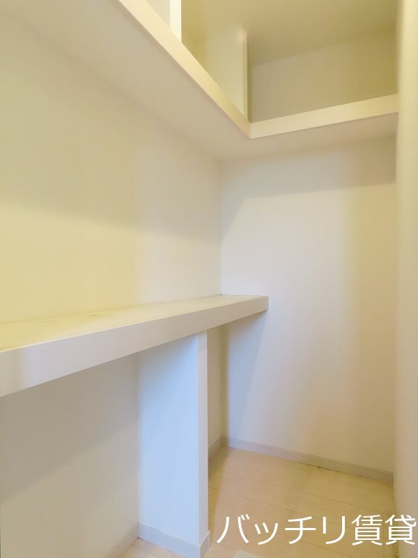 収納　同型タイプの写真になります　現状優先