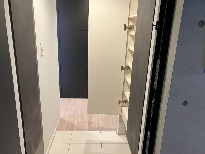 玄関　※別部屋参考写真