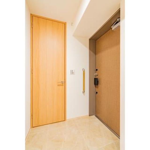 玄関　※写真は同タイプ住戸です。