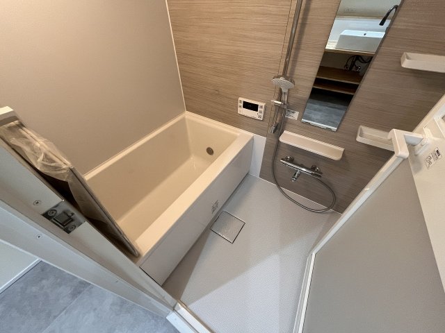 バス・シャワールーム　コンパクトで使いやすいお風呂です