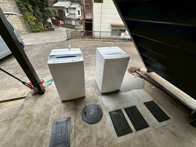 その他共有部分　1階共有部分に共同洗濯機あり（無料で使用できます）