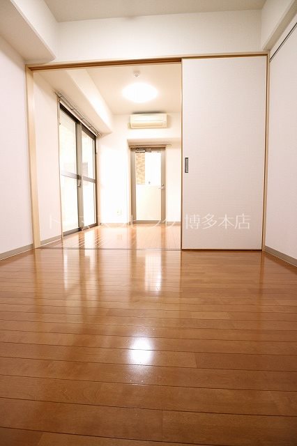 居室・リビング　※別号室の参考写真になります。