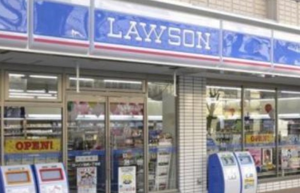 コンビニ　ローソン 椎名町駅前店（コンビニ）まで321m