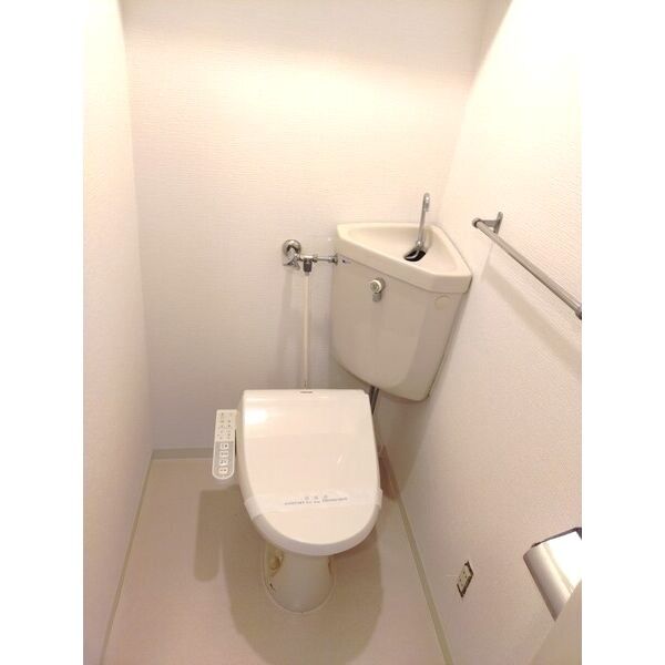 トイレ　落ち着いたトイレです