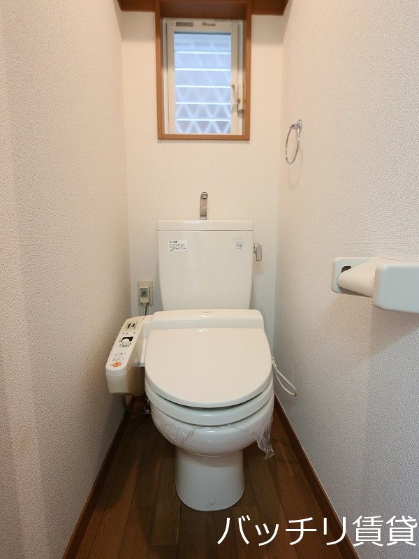 トイレ　同型タイプの画像の為、現状を優先いたします
