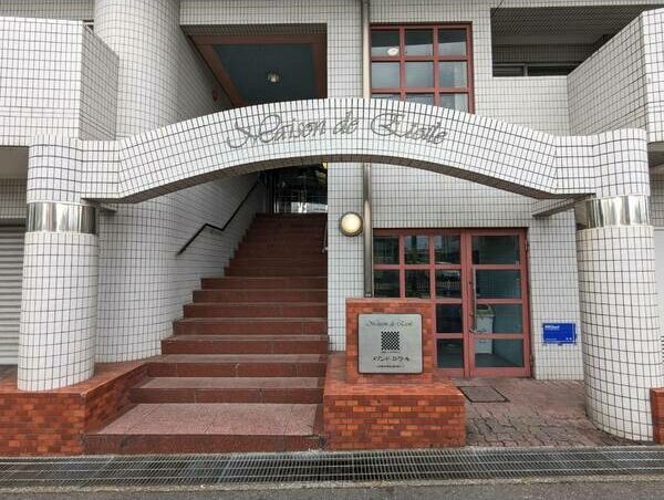 エントランス　名古屋で一番初期費用の安い賃貸専門の不動産会社です(^^)