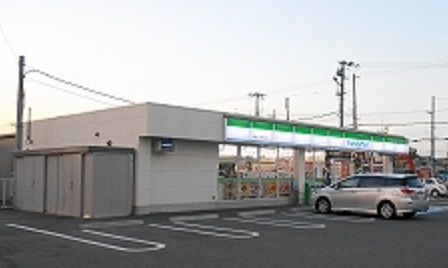 コンビニ　ファミリーマート和歌山大浦街道店（コンビニ）まで450m
