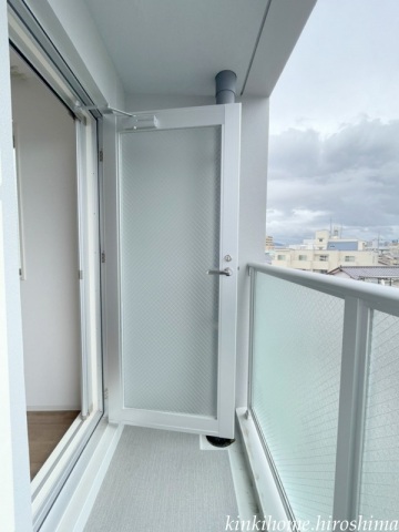 バルコニー　写真は別のお部屋です。（現況を優先してください）