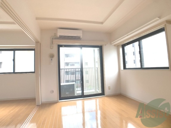 その他部屋・スペース　洋室も明るいお部屋です。すっきり目覚められそうです。