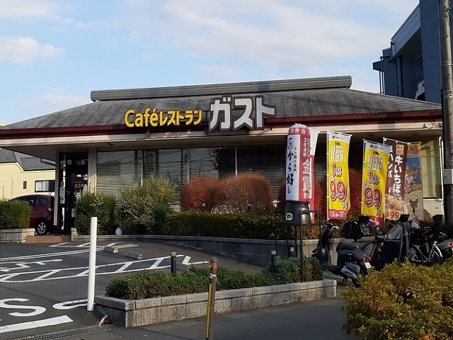飲食店　ガスト川崎生田店（飲食店）まで450m