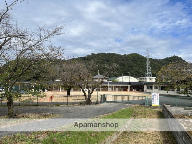 幼稚園・保育園　和気町立本荘にこにこ園（幼稚園・保育園）まで5946m