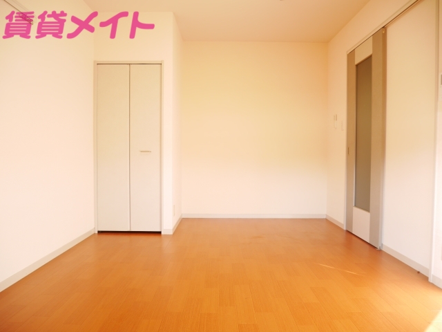 居室・リビング　同型参考写真