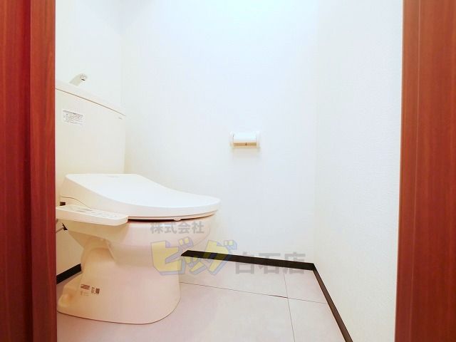 トイレ　ウォシュレット付きのトイレです♪