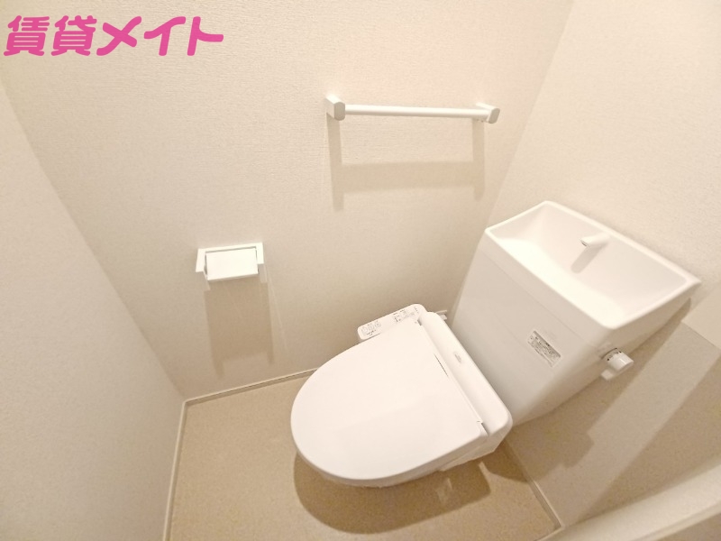 トイレ　反転タイプ参考写真