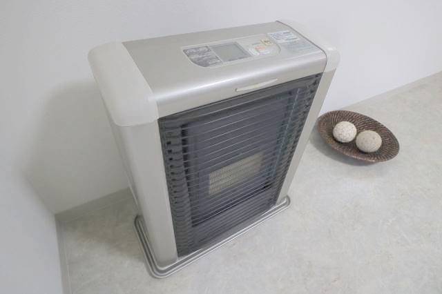 その他設備　灯油ＦＦストーブ♪