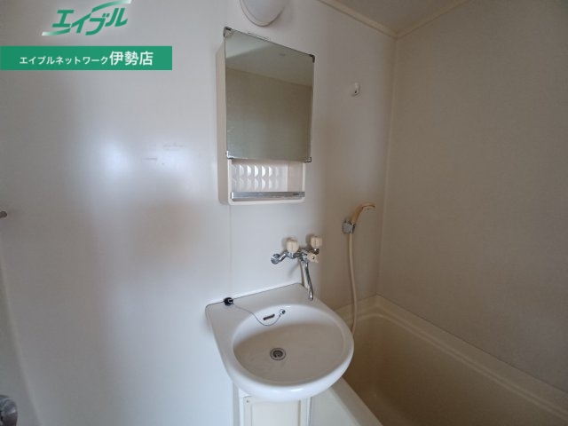 洗面設備　同タイプの部屋写真です。
