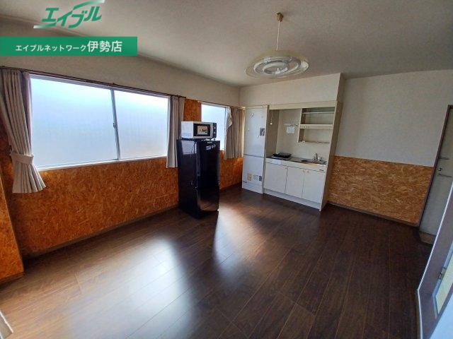 居室・リビング　同タイプの部屋写真です。