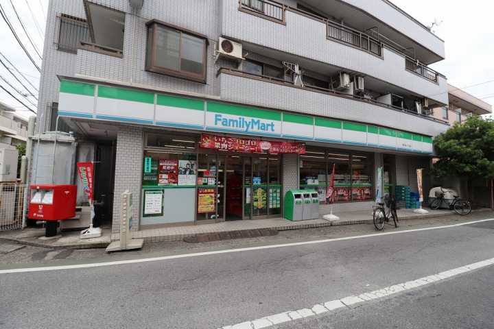 コンビニ　ファミリーマート（コンビニ）まで55m